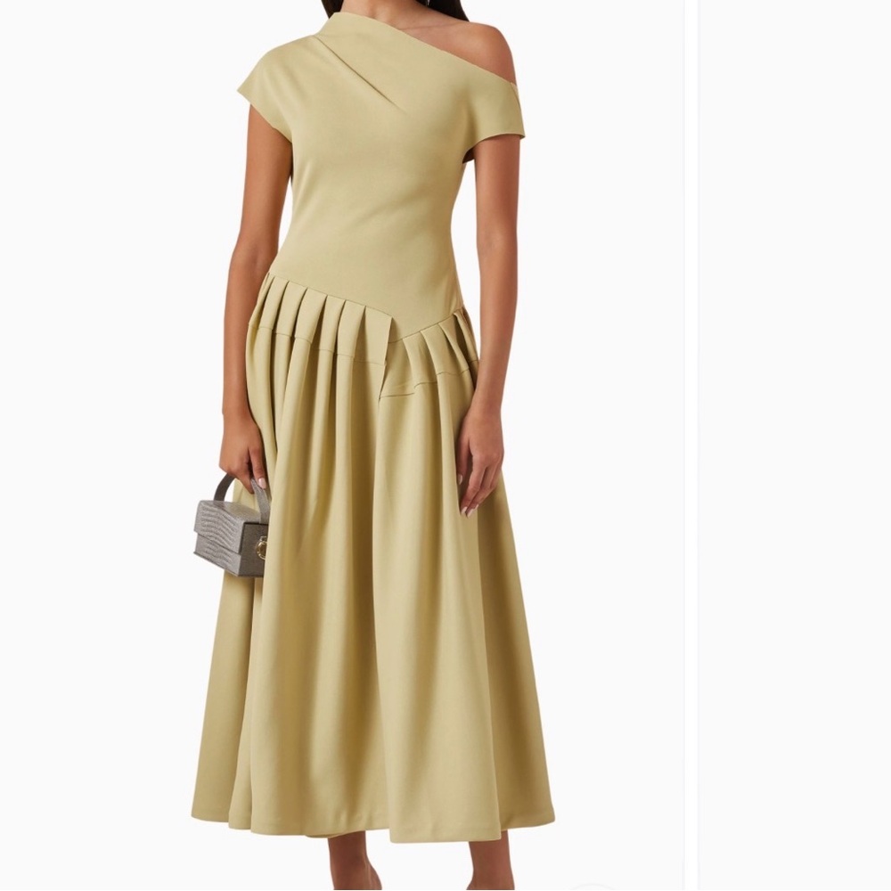 Off-Shoulder Green Midi Dress